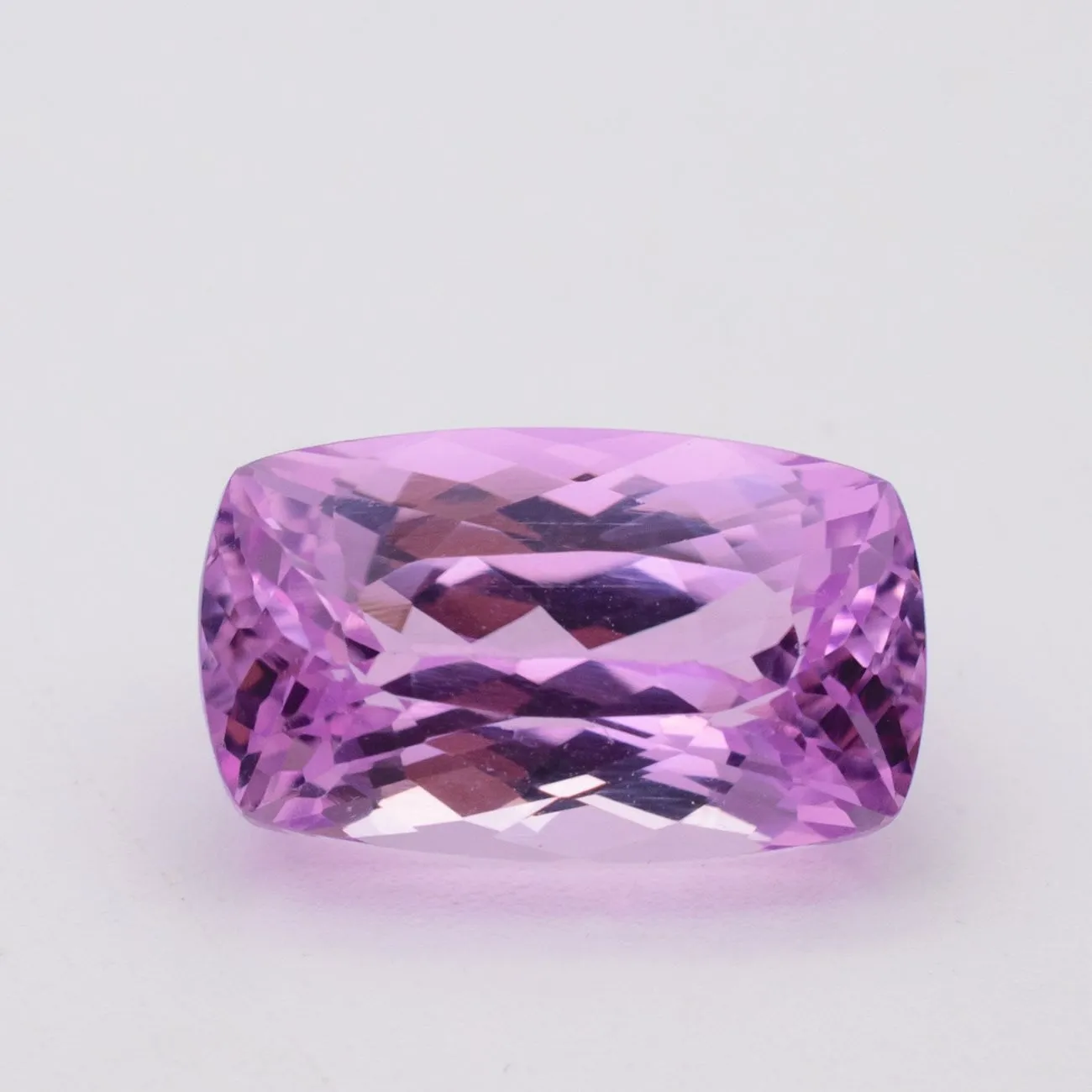 14.67 carats Purple Pink Kunzite Gemstone