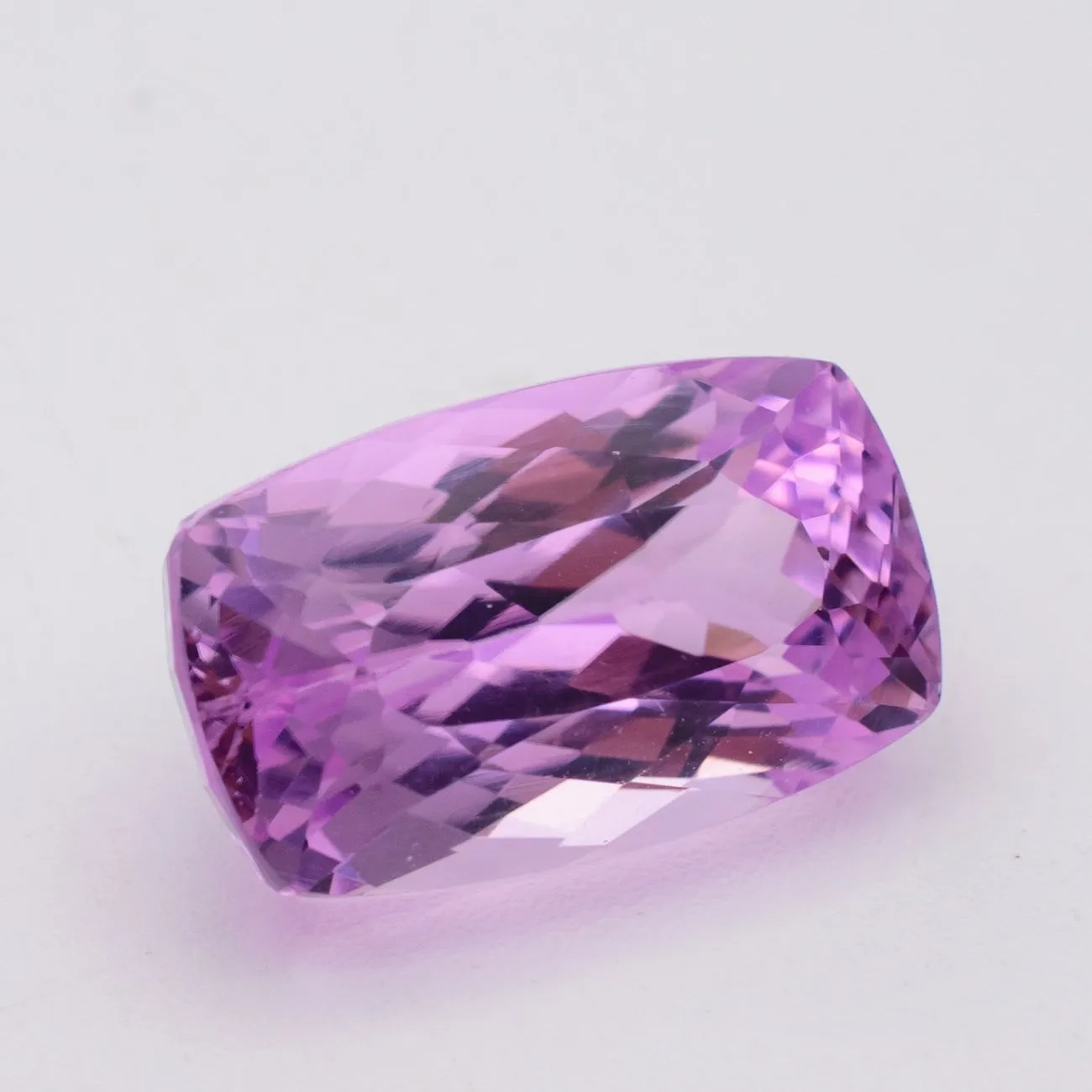 14.67 carats Purple Pink Kunzite Gemstone