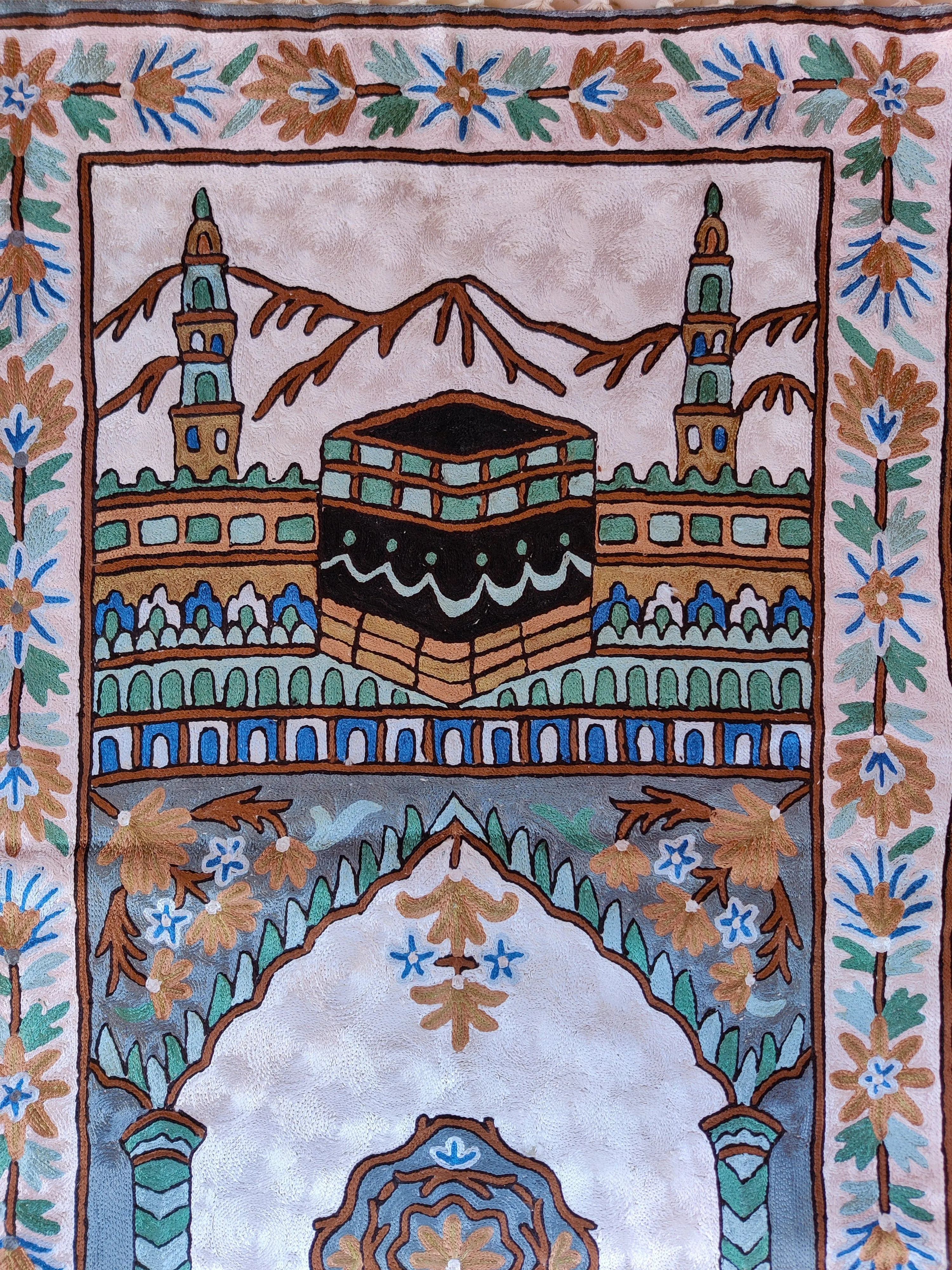 Kashmiri Hand-Embroidered Chain Stitch jainimaz (Prayer Mat)