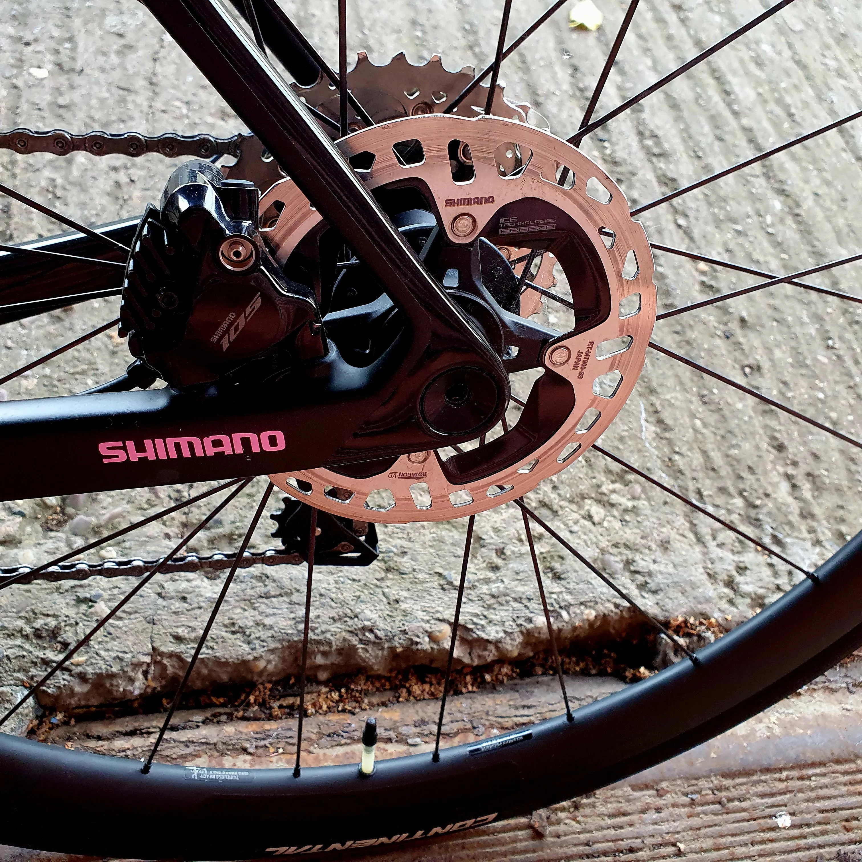 Trek Madone SL6 Shimano 105 Di2 Aero 2024