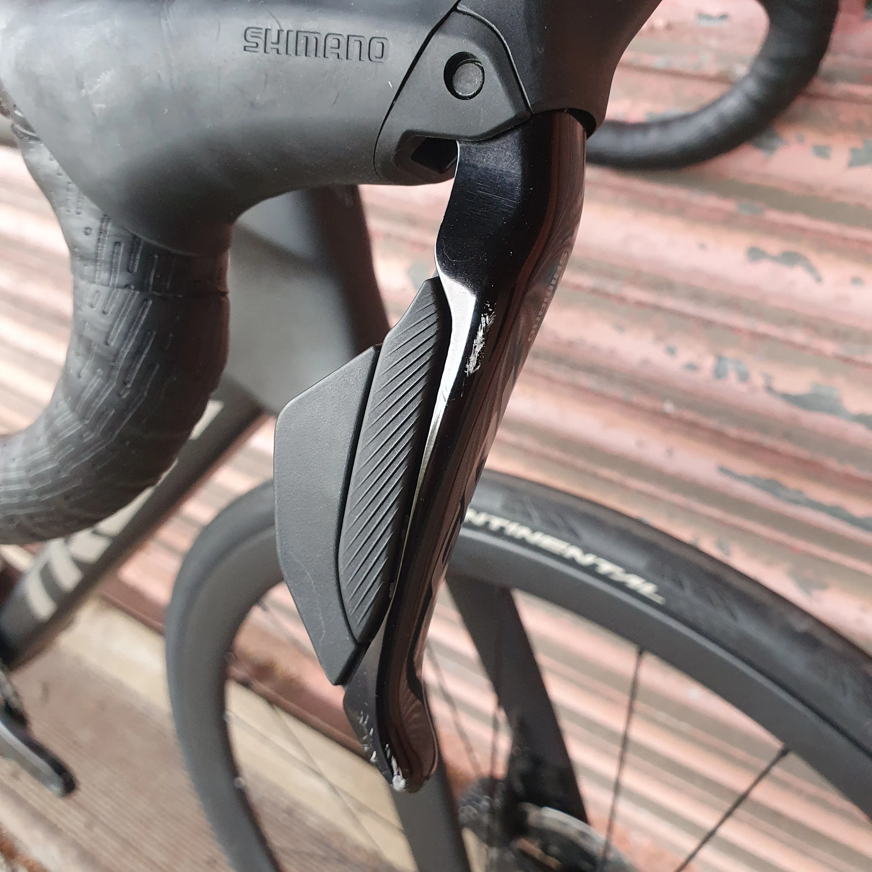 Trek Madone SL6 Shimano 105 Di2 Aero 2024