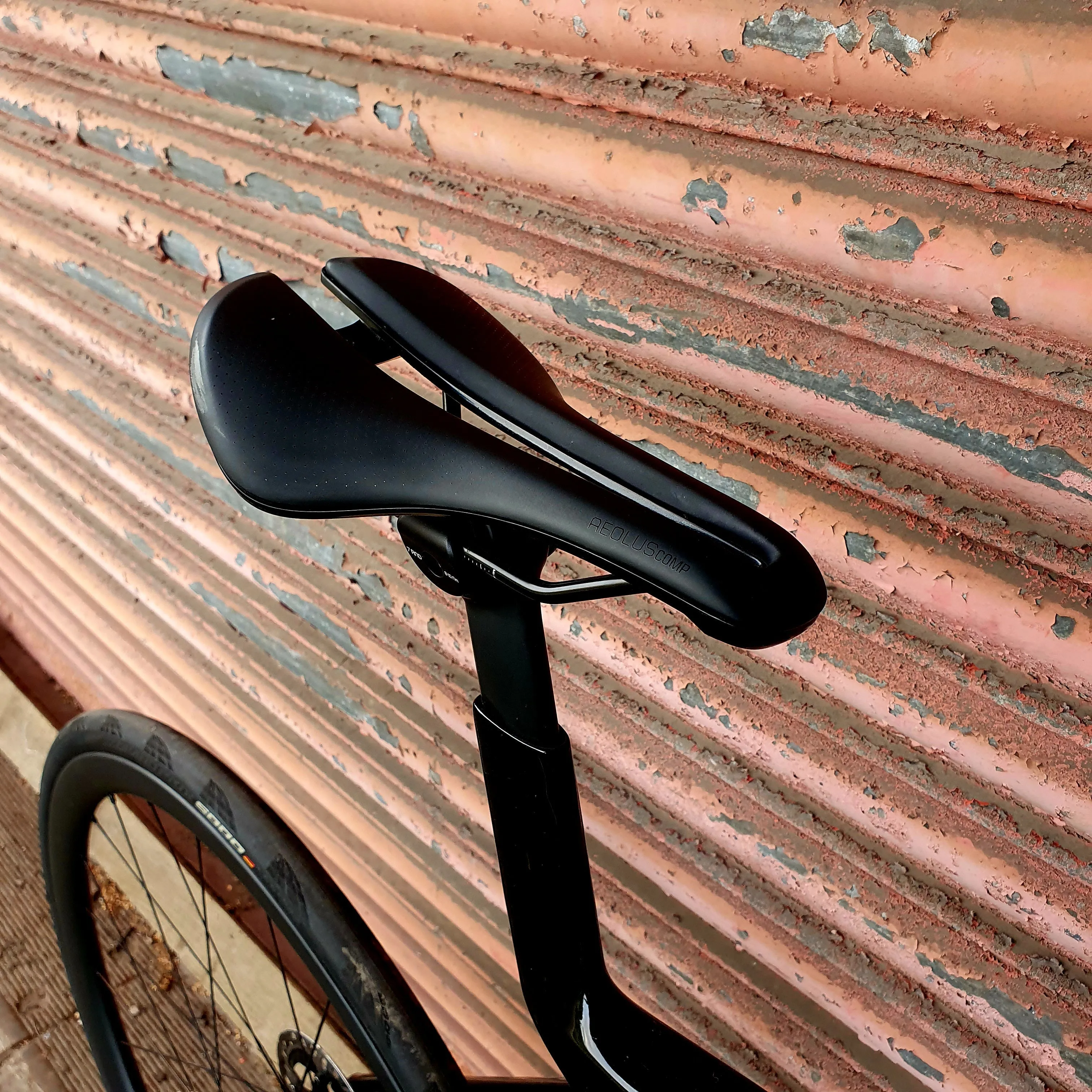 Trek Madone SL6 Shimano 105 Di2 Aero 2024