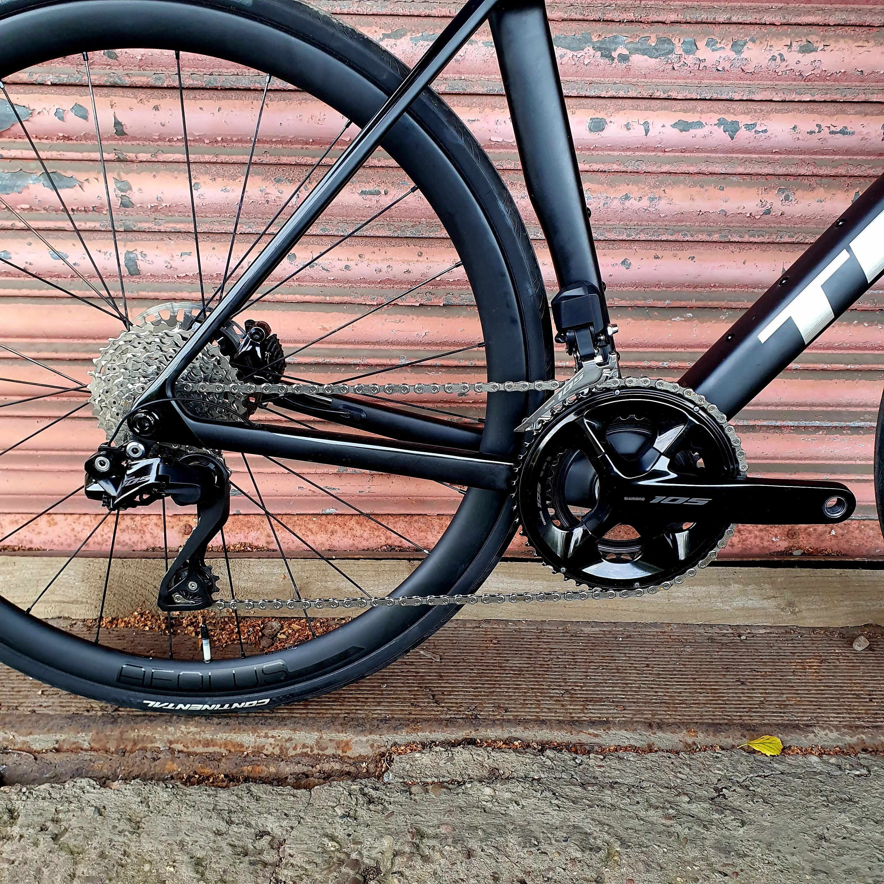 Trek Madone SL6 Shimano 105 Di2 Aero 2024
